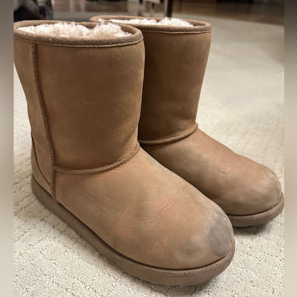 UGG Big Kids Classic II Boots in Chestnut, Size 5
